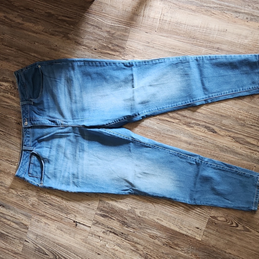 No Boundaries jeans